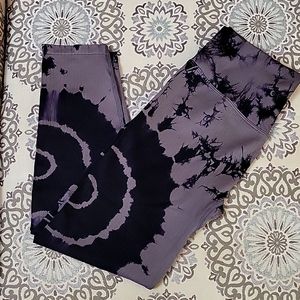 NWT, VS PINK ACTIVE LEGGINGS, size M